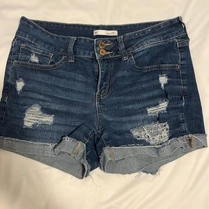 Distressed low rise jeans shorts
